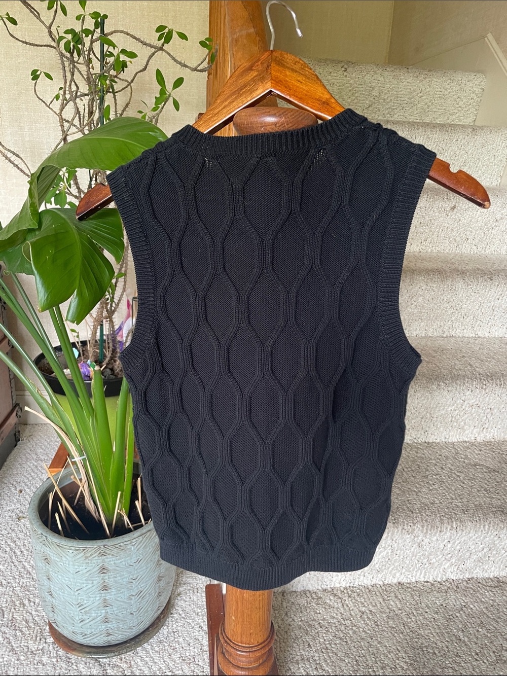 Theory Black Cable-Knit Sleeveless V-Neck Sweater Vest - Picture 3 of 8